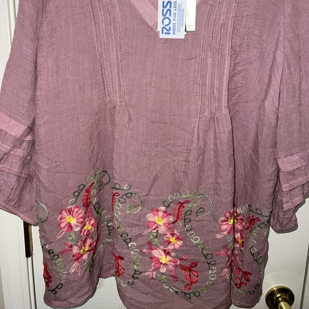 Embroidered blouse 3/4 quarter sleeve v neck
